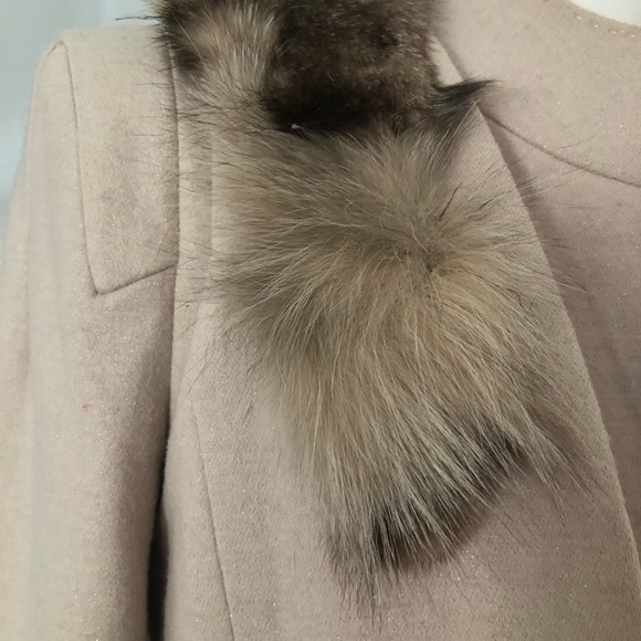 STUNNING Beige Fitted Removable Fur & Wool Blazer - Picture 5 of 8
